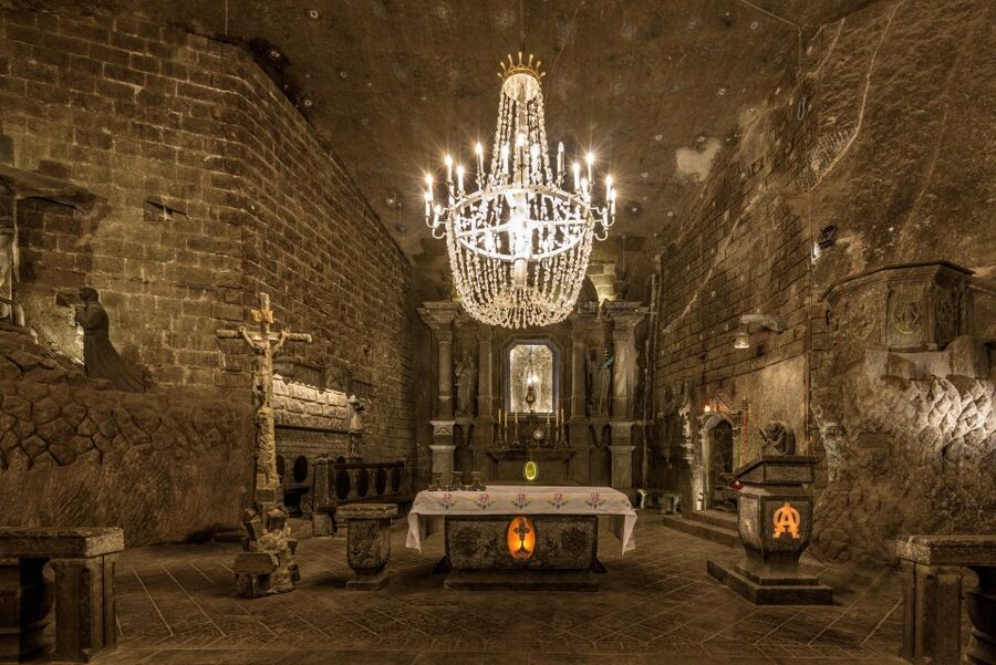 Krakow: Wawel Castle, Cathedral, Salt Mine, and Lunch - What the salt mine adds to the day