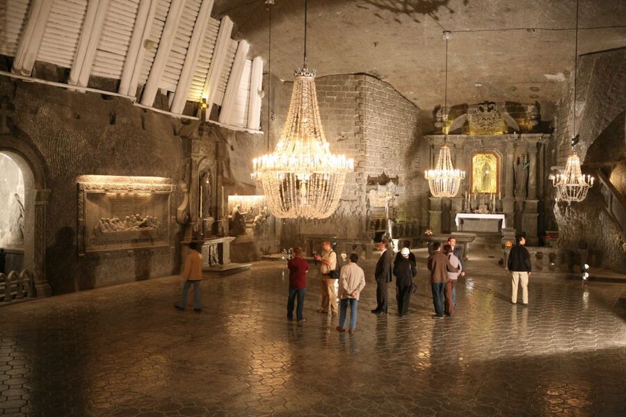 Krakow: Wawel Castle, Cathedral, Salt Mine, and Lunch - Who should book this tour?