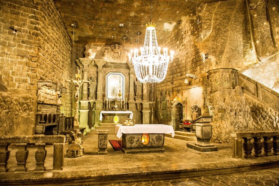 Krakow: Wawel Castle, Cathedral, Salt Mine, and Lunch - Who will enjoy this most?