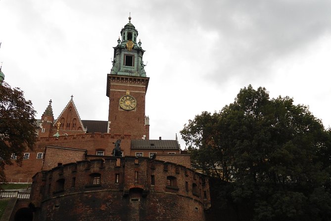 Krakow: Wawel Castle Guided Tour - Wawel Castle, the royal heart of Krakow