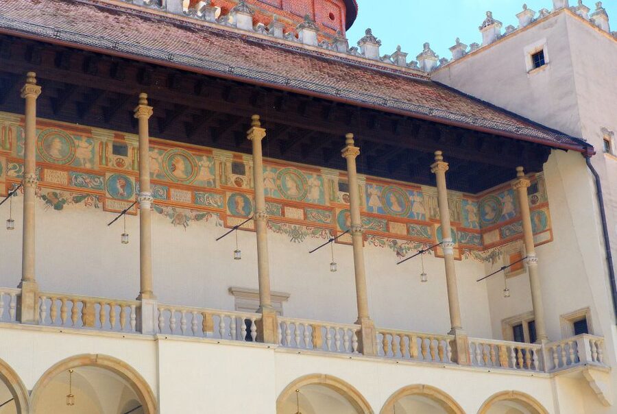 Krakow: Wawel Castle Guided Tour with Entry Tickets - Inside the royal rooms and private apartments