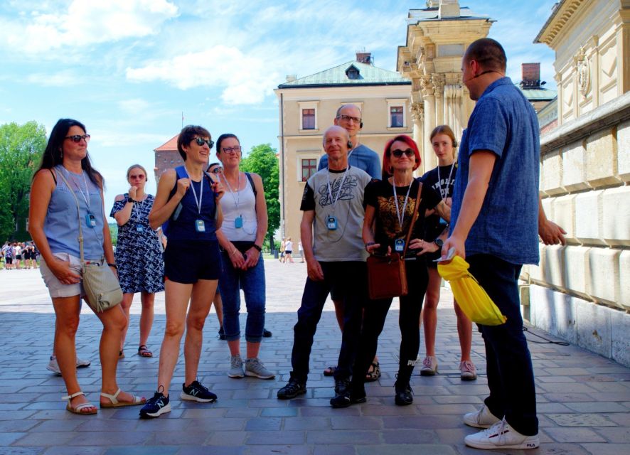 Krakow: Wawel Castle Guided Tour with Entry Tickets - What the one-hour schedule really gives you