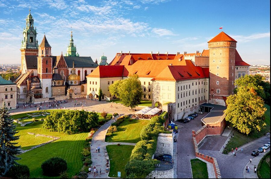 Krakow: Wawel Castle Guided Tour with Entry Tickets - Skip-the-line access and the $35 price