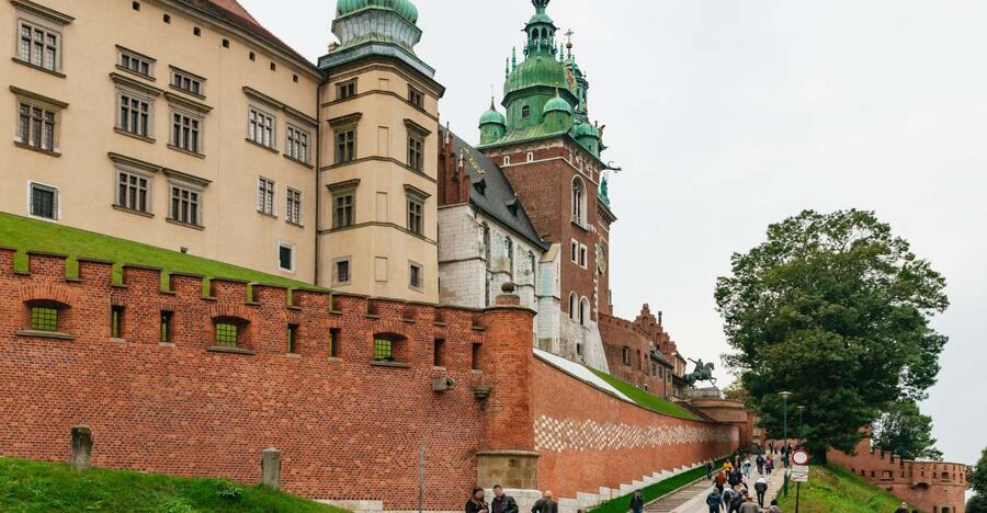 Krakow: Wawel Royal Hill with Optional Castle and Cathedral - Meeting at Kanonicza 9
