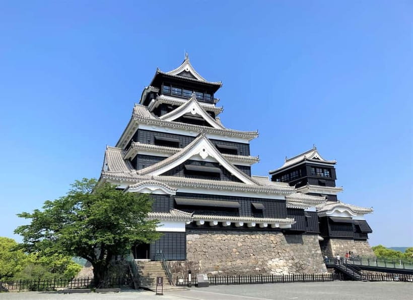 Kumamoto: Castle Express Guided Tour - Two sieges and the castle’s military design