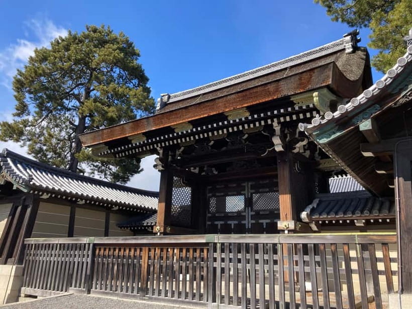 Kyoto: Nijo Castle and Kyoto Imperial Palace Guided Tour - The 20-minute walk from palace to castle