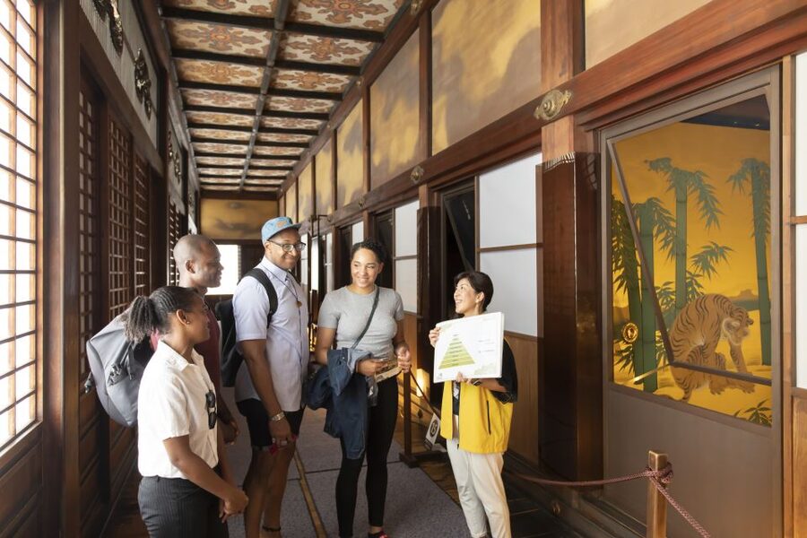Kyoto: Nijo-jo Castle and Ninomaru Palace Guided Tour - Why Nijo Castle matters in Kyoto