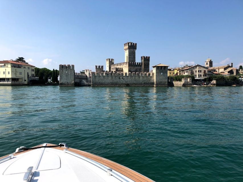Lake Garda: Historic Castle Cruise with Wine Tasting - What the speedboat experience feels like
