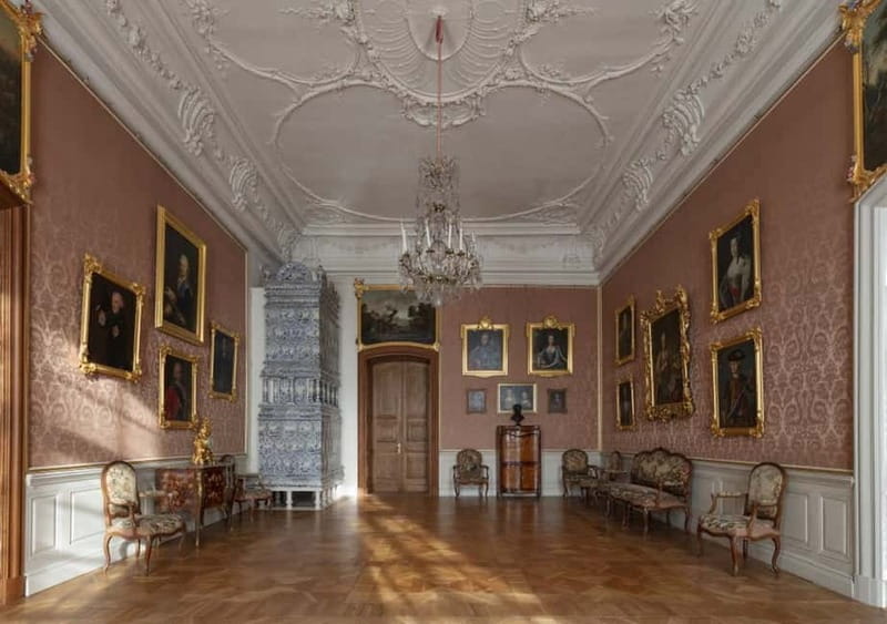 Latvian Palace and Medieval Castle Private Trip - Is $317 good value for three people?