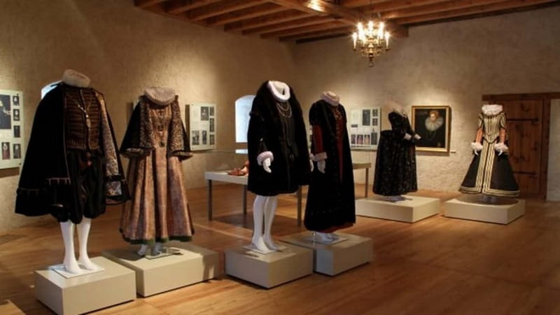 Latvian Palace and Medieval Castle Private Trip - Should you book it?