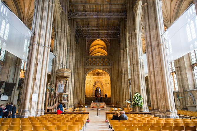 Leeds Castle, Cliffs of Dover and Canterbury Day Trip from London with Guided Cathedral Tour - The White Cliffs of Dover: memorable, but brief