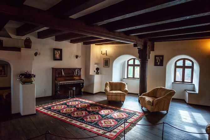 Legends&Wildlife Awaits: Dracula's Castle & Bear Sanctuary - Meeting rescued bears at Libearty