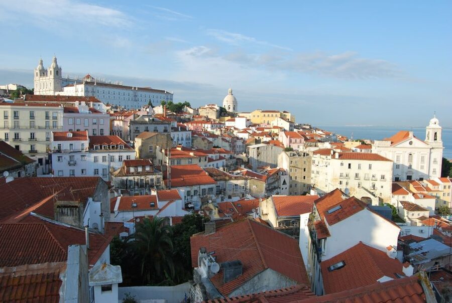 Lisbon: Alfama and São Jorge Castle Quarters Walking Tour - Portas do Sol and the best view on the route