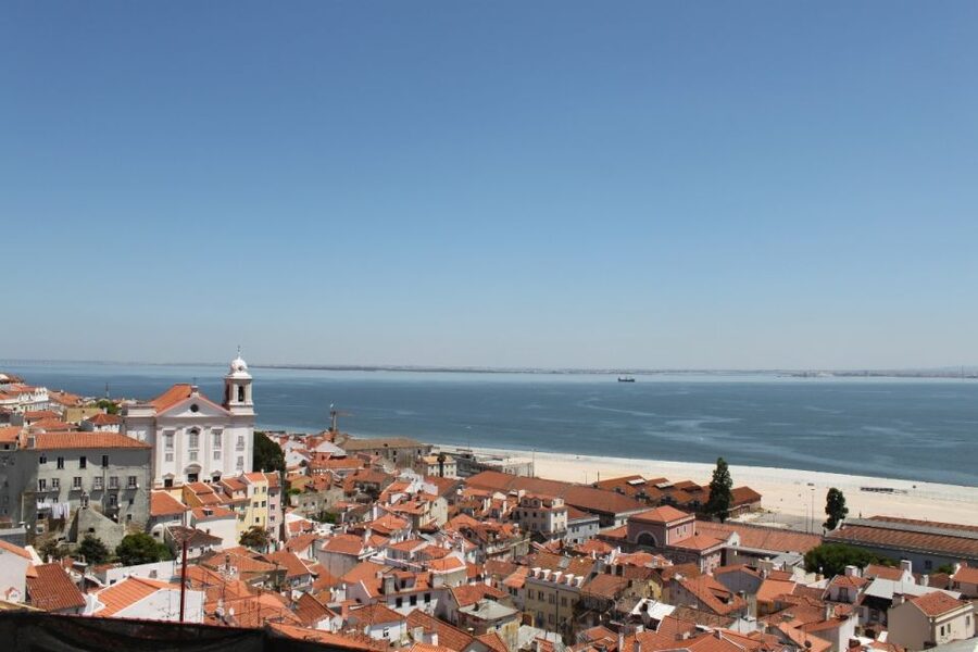 Lisbon: Alfama and São Jorge Castle Quarters Walking Tour - What $23 gets you