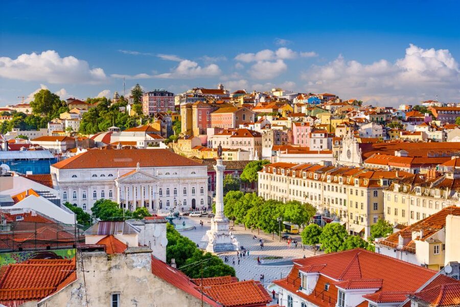 Lisbon: Saint George's Castle Entry & City Self-Guided Tours - Saint George’s Castle, towers, statues, and views