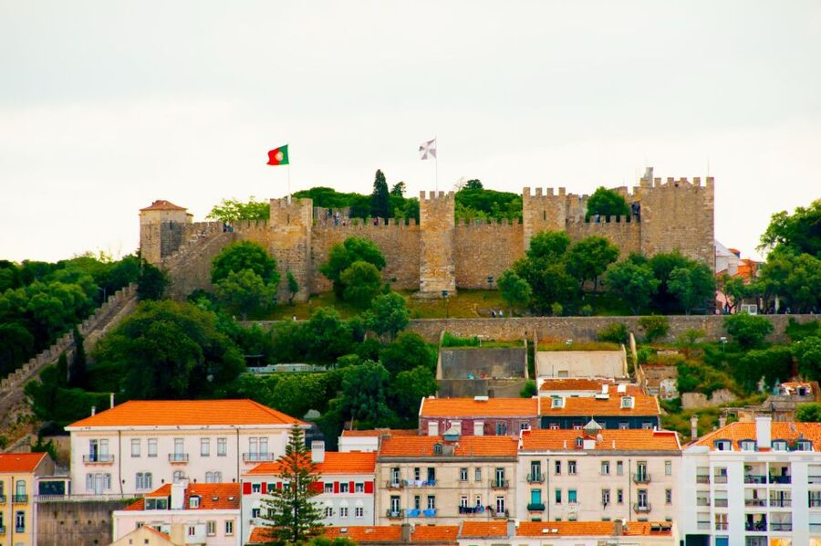 Lisbon: Saint George's Castle Entry & City Self-Guided Tours - Why self-guided audio works here
