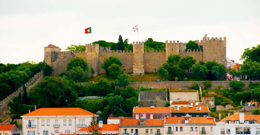 Lisbon: Saint George's Castle Entry & City Self-Guided Tours - A practical one-day plan