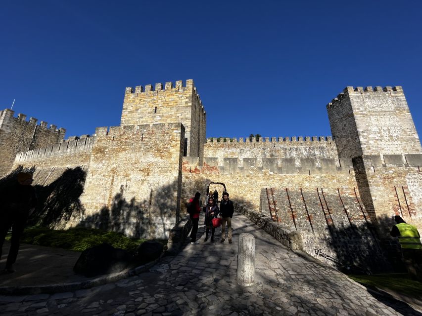 Lisbon: Saint George's Castle Entry Ticket and Guided Visit - Weather, clothing, and practical comfort