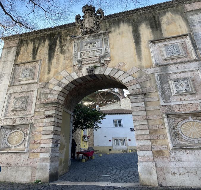 Lisbon: São Jorge Castle E-Ticket and Audio Guide - How the audio guide works in practice