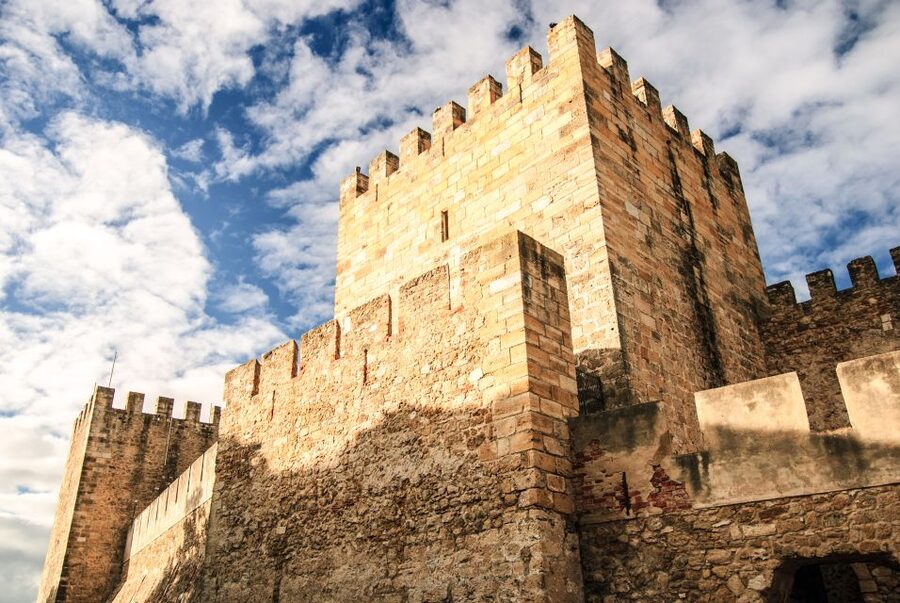 Lisbon: Sao Jorge Castle Skip-the-Line Ticket with Guide - Why São Jorge Castle is worth your time