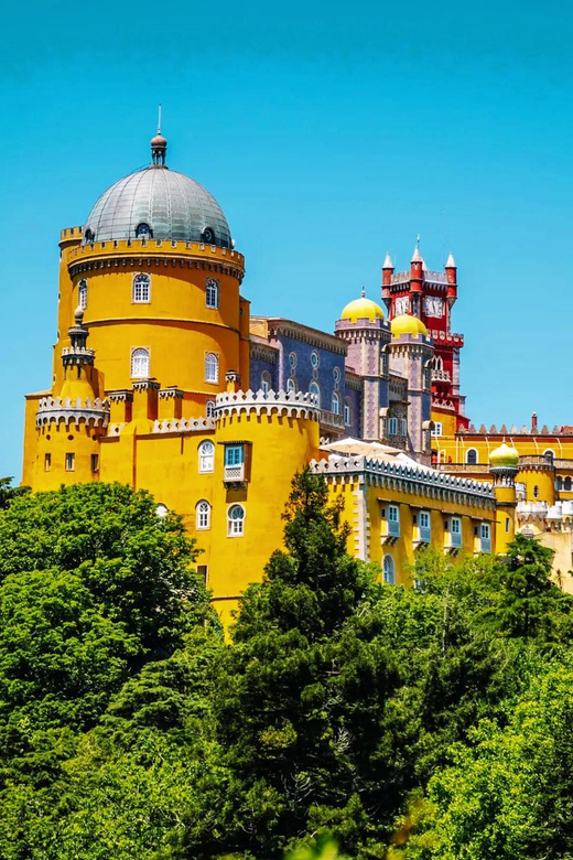 Lisbon: Sintra, Pena, Moorish Castle, Cabo Da Roca & Cascais - The guides make the private format worthwhile