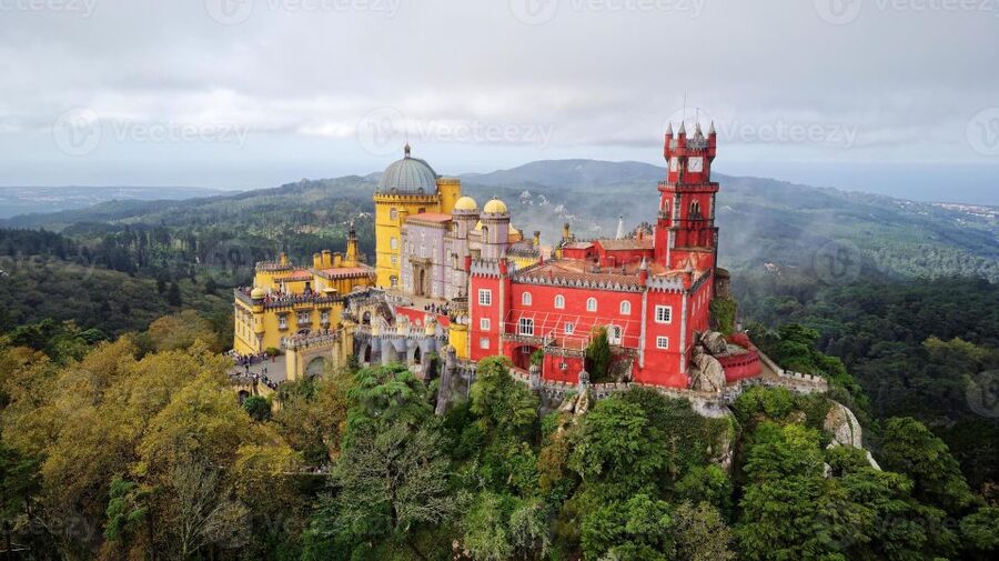 Lisbon: Sintra, Pena, Moorish Castle, Regaleira & Cascais - Key points at a glance