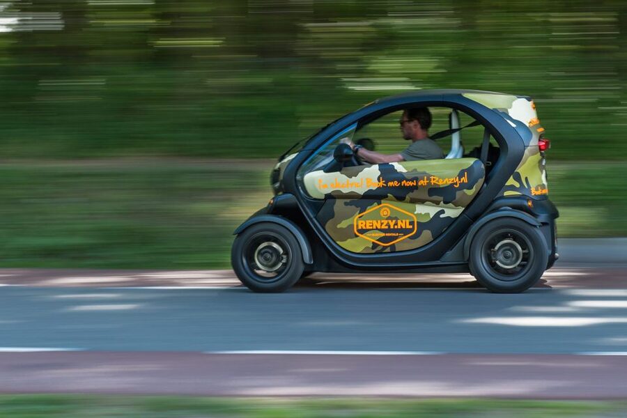 Lisse: Drive-it-Yourself History and Castle Audio Tour - Why this little electric car changes the outing