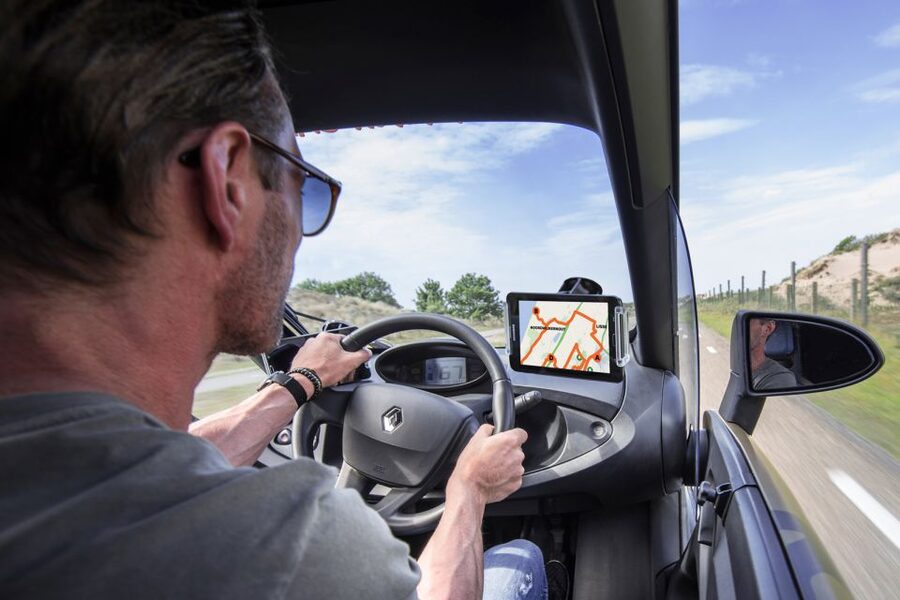 Lisse: Drive-it-Yourself History and Castle Audio Tour - Following the 41-kilometer GPS route