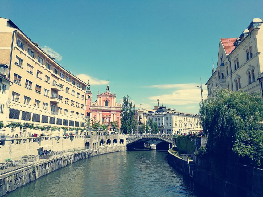 Ljubljana and Ljubljana Castle Sightseeing Tour - Starting in Prešeren Square, Ljubljana’s natural meeting place