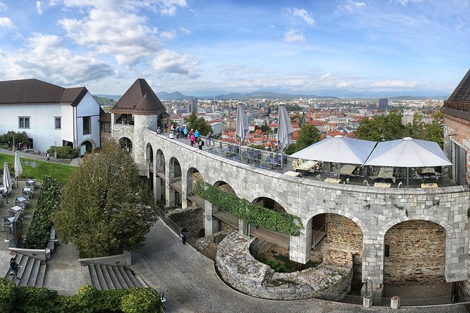 Ljubljana Castle: Entrance Ticket - The 4D Virtual Castle and video mapping