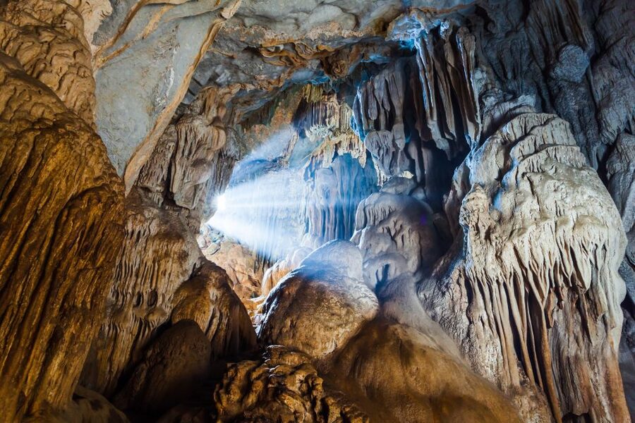 Ljubljana: Postojna Cave & Predjama Castle Tickets and Tour - Predjama Castle, Slovenia’s cliffside oddity