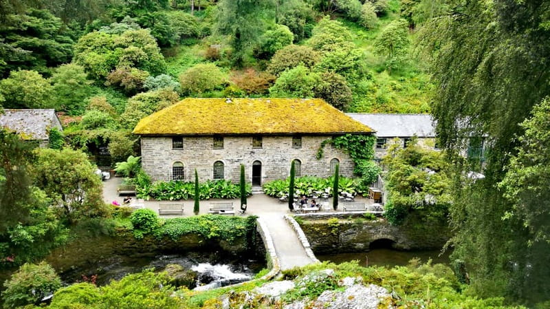 Llandudno: Snowdonia Bodnant Gardens & Castles Private Tour - Pen-y-Pass: a famous mountain road