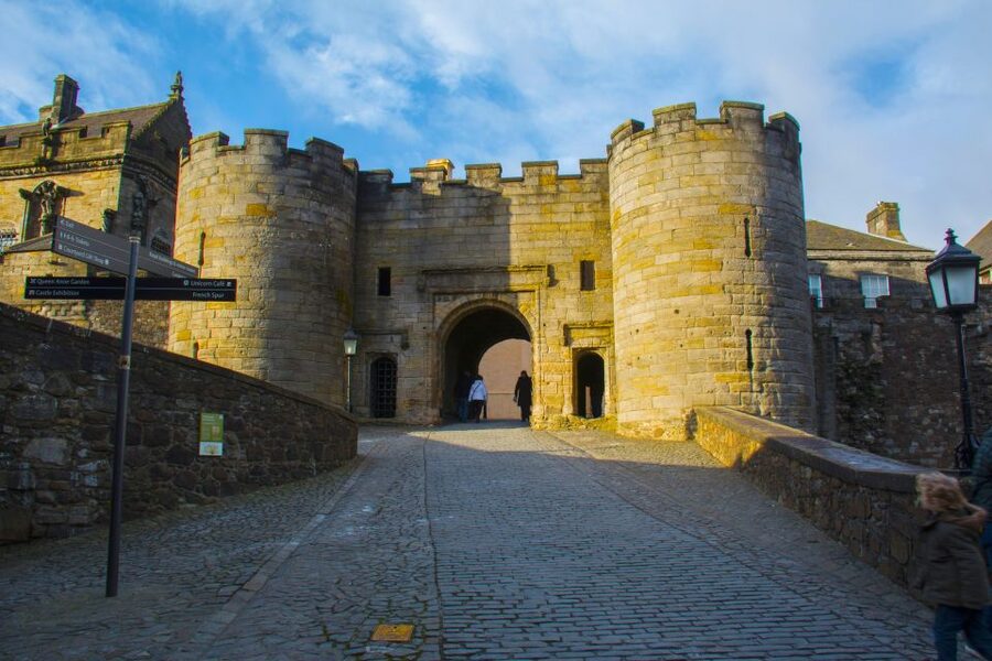 Loch Lomond, Highlands & Stirling Castle Tour from Edinburgh - Comfort, guides, and the coach experience