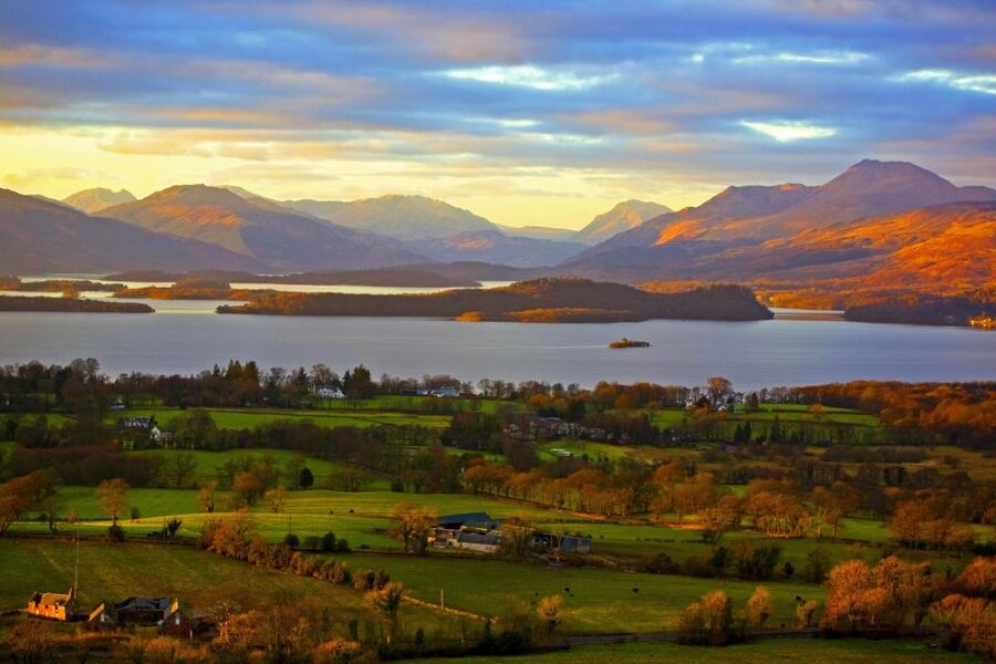 Loch Lomond, Stirling Castle, & Kelpies Tour from Edinburgh - Starting in Edinburgh and heading to the Kelpies