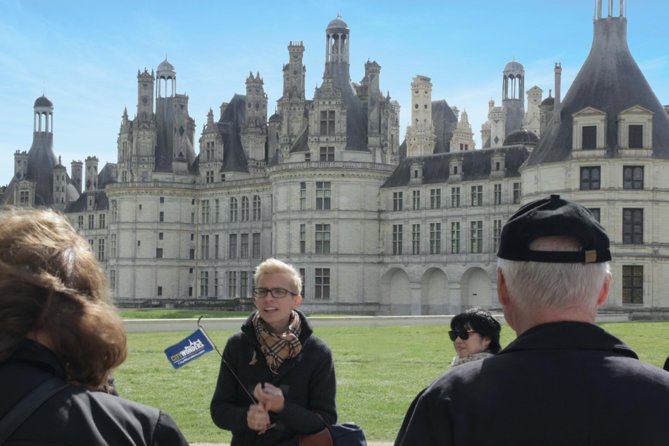 Loire Valley Castles Day Trip from Paris with Complementary Wine - Guide quality can shape the whole experience