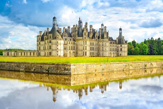 Loire Valley Castles Trip with Chenonceau and Chambord from Paris - Starting before breakfast in eastern Paris