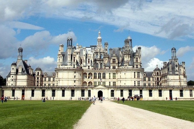 Loire Valley Castles VIP Private Tour: Chambord, Chenonceaux, Amboise - Amboise and Leonardo da Vinci’s final resting place