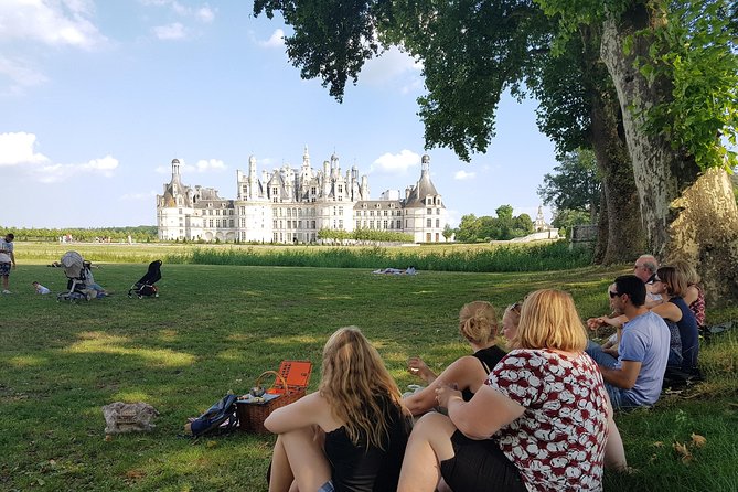Loire Valley Day Tour Chambord and Chenonceau plus Lunch at a Private Castle - Who should book this château tour?