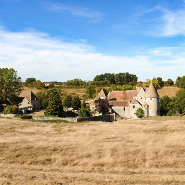 Loire Valley; Gastronomic Tour; Medieval Castle - Dinner in front of the chimney