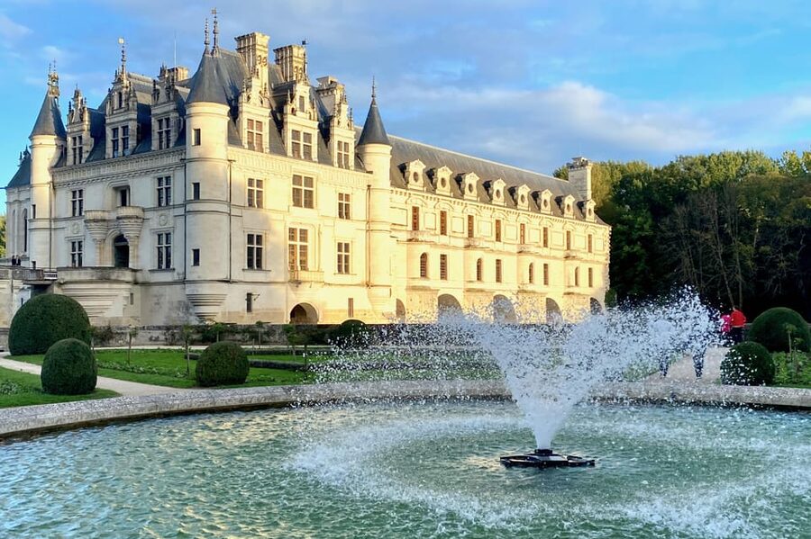 Loire Valley Royal Castles Small Group Day Trip from Paris - Blois and four styles of French architecture
