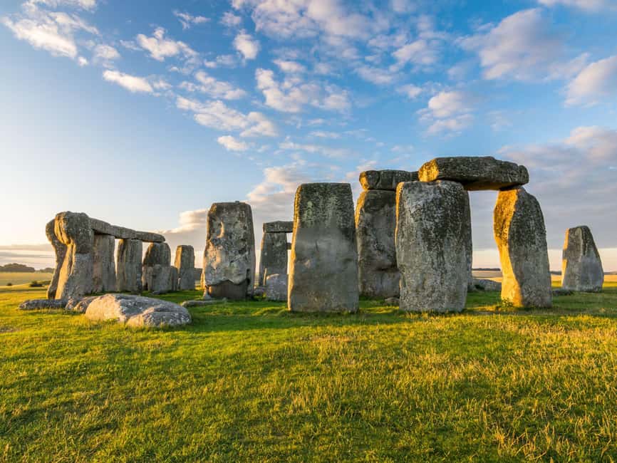 London: Stonehenge and Windsor Castle Day Trip - Three hours in Windsor, with food on your own