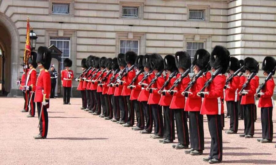 London: Westminster Tour and Windsor Castle Entry Ticket - Buckingham Palace and the Changing of the Guard