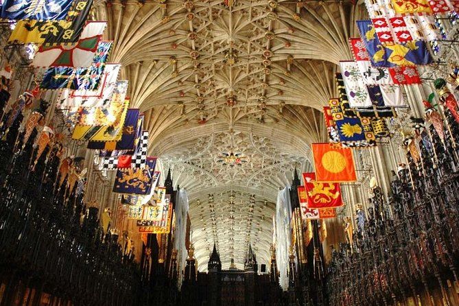 London, Windsor Castle, Hampton Court Palace with Free Snack Pack - St George’s Chapel and the limits of the Windsor visit