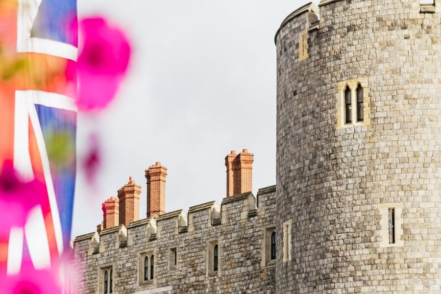 London: Windsor Castle, Stonehenge & Bath Full-Day Tour - Who should book this tour?