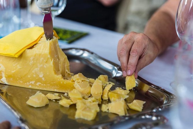 Lucerne CH Experience: Cheese, Chocolate, Chapel Bridge & Château - Group size, pace, and practical details