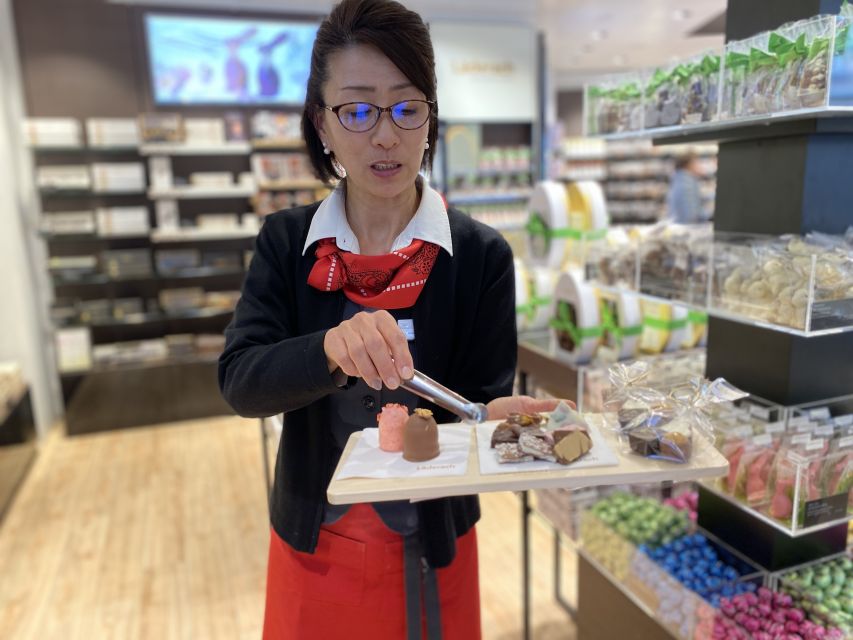 Lucerne CH Tour: Cheese, Chocolate, Chapel Bridge & Chateau - Swiss chocolate first, with a chance to taste rather than just shop