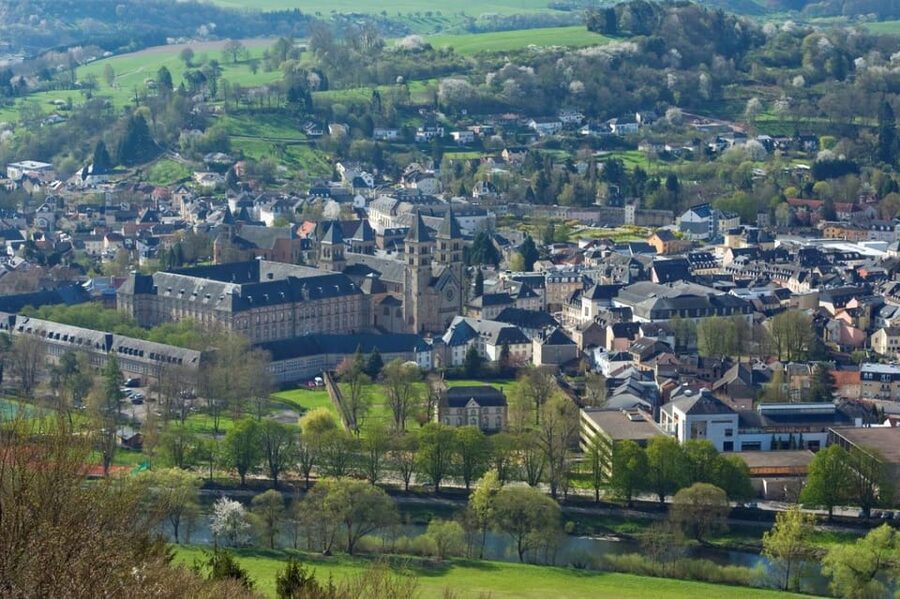 Luxembourg: Nature, History and Castles Full-Day Tour - Vianden Castle is the day’s centerpiece