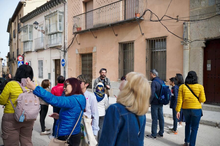 Madrid: Segovia and Toledo Tour, Alcazar, and Cathedral - The meeting points you must remember
