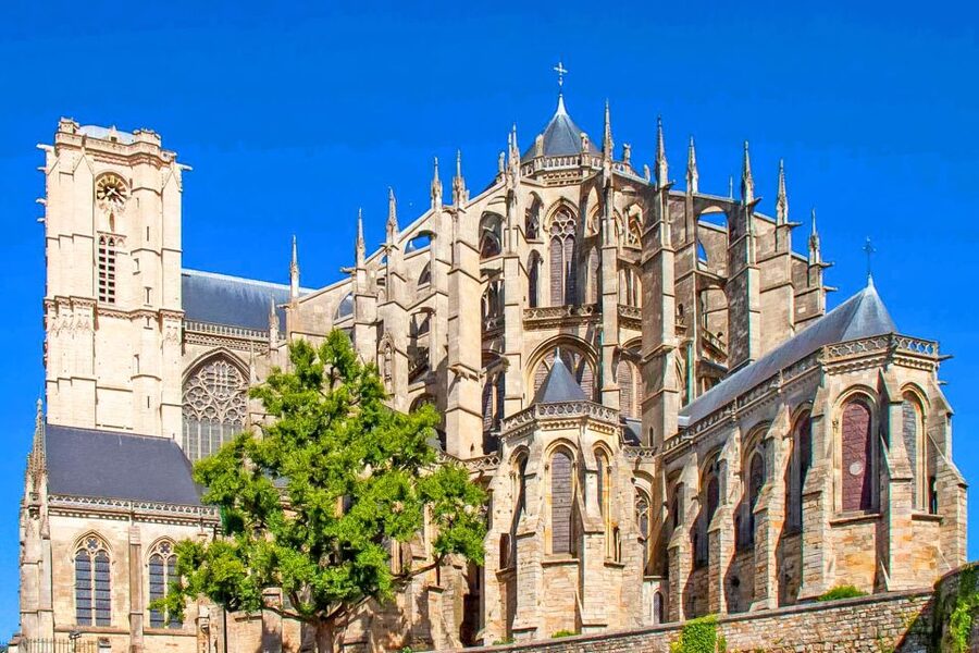 Madrid: Segovia and Toledo Tour, Alcazar, and Cathedral - Segovia begins with an unforgettable aqueduct