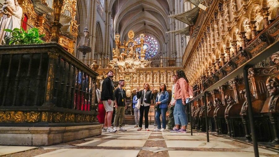 Madrid: Toledo and Segovia Tour with Alcazar and Cathedral - General guided option versus independent time